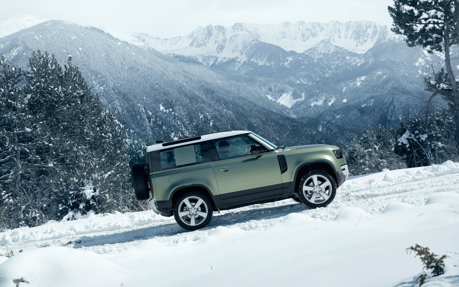 Land Rover Defender X 2020 SUV Drive